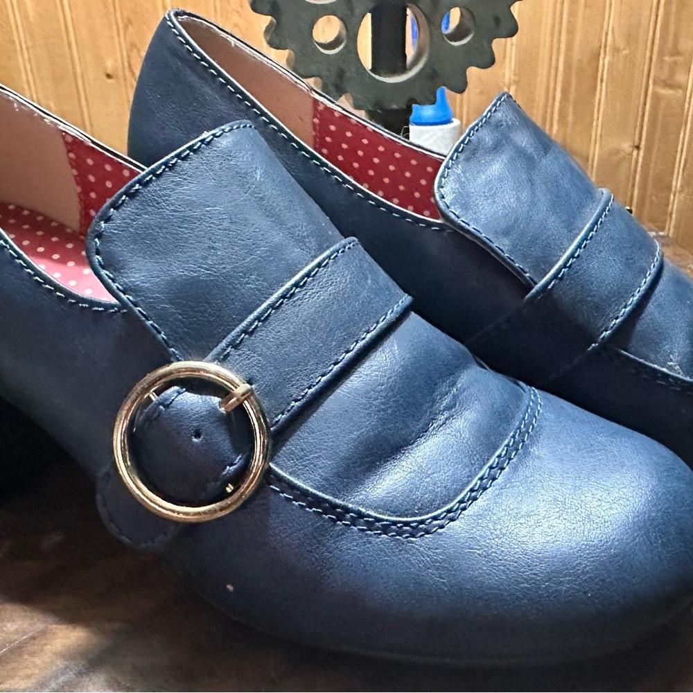 Chic Navy Women's Loafers with Buckle Detail - Picture 2 of 4